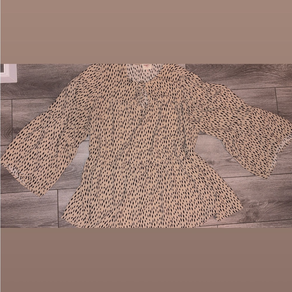 Hayden Los Angeles Plus Size 1X Animal Print Blouse Dressy Tan Black EUC